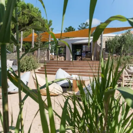 Tatil Evi Chaleureux A Avec Piscine Partagee. *