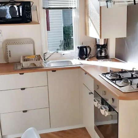 Chaleureux à Avec Piscine Partagée. Casa de Férias *